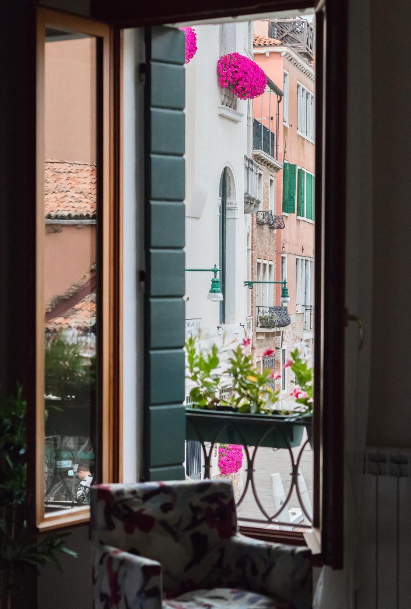 Casanova Ai Tolentini Hotel Venedig Eksteriør billede