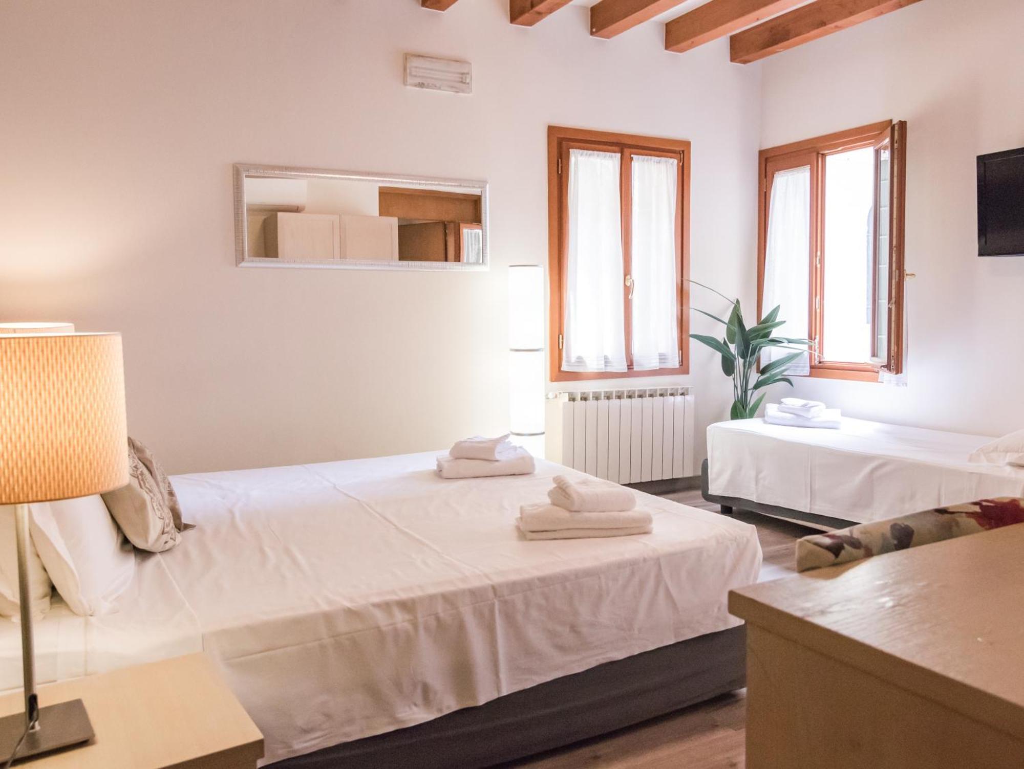 Casanova Ai Tolentini Hotel Venedig Eksteriør billede