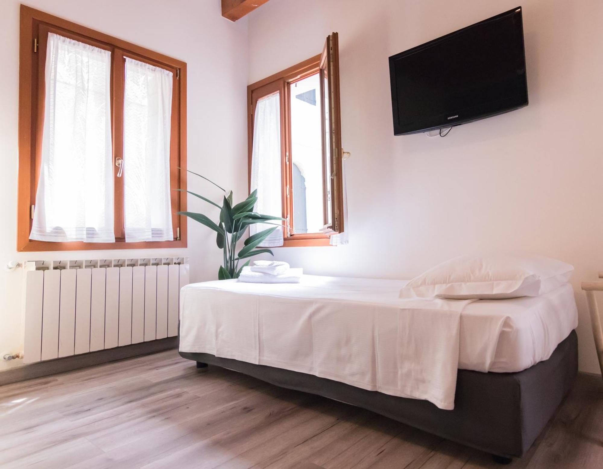 Casanova Ai Tolentini Hotel Venedig Eksteriør billede